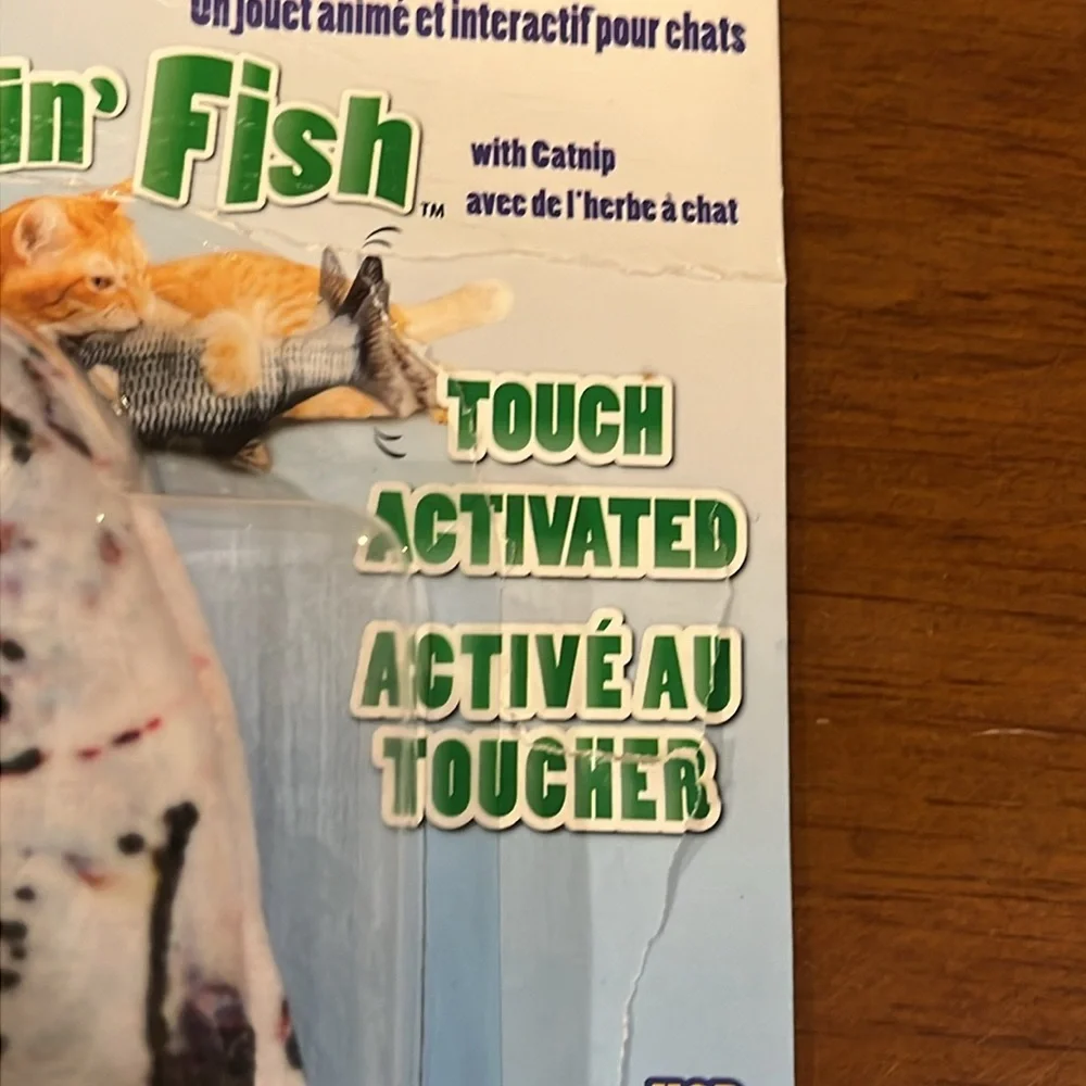 Flippin Fish Electronic Motion Activated Cat toy